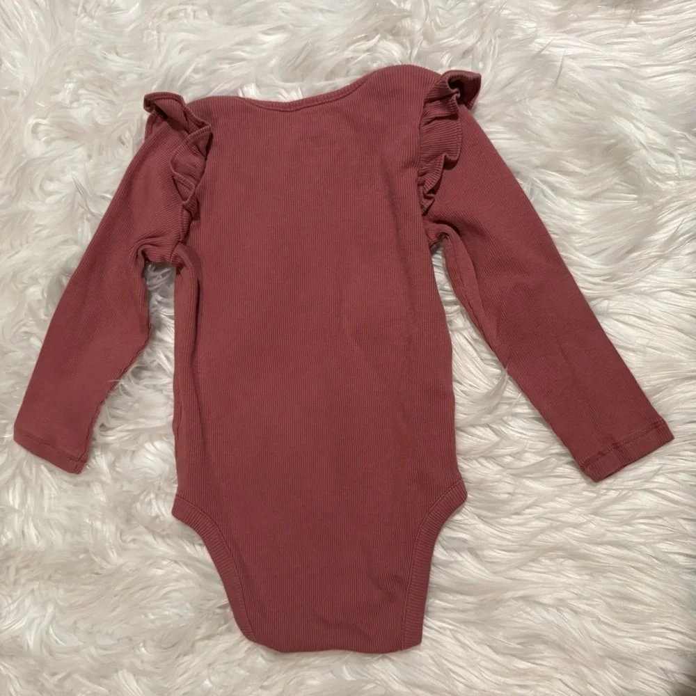 Baby gap Baby Girl Mauve Color Bodysuit with‎ Ruffle Sleeves Size 18-24 Months